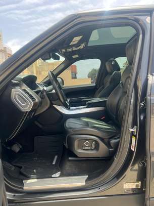 Range Rover sport image 9