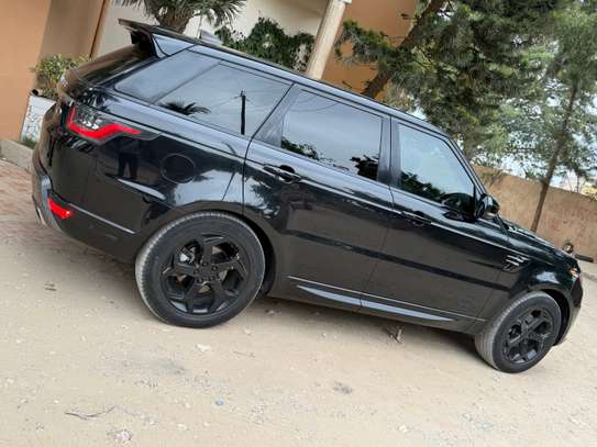 Range Rover sport image 7