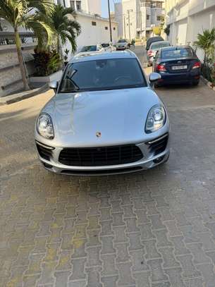 Porsche Macan S image 7