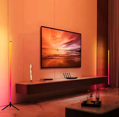 Lampes LED sur pied multicolores pour salon design image 2