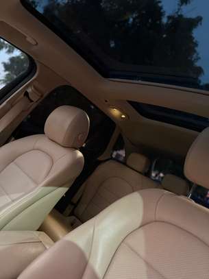 Mercedes glc 300 image 10