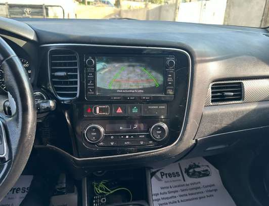 MITSUBISHI  OUTLANDER 2016 image 4