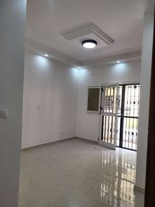 Villa F6 R+1 à Mermoz image 4