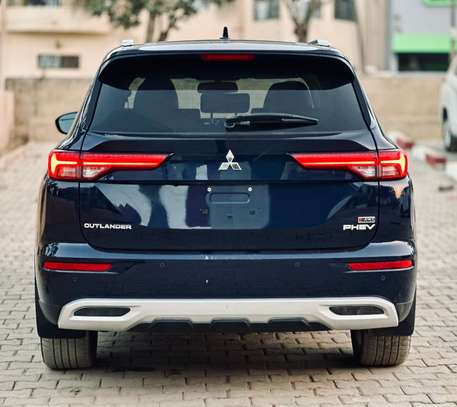 2023 Mitsubishi Outlander Hybrid Plug-in GT Electric image 15