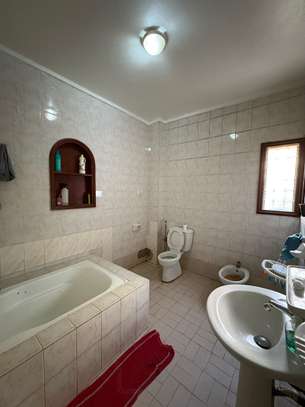 Villa non meublée à usage d'habitation ou de bureau image 6