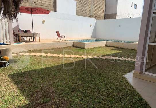Superbe Villa R+1 avec Piscine et Jardin aux Almadies image 11