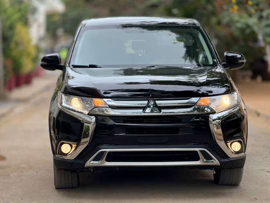 Mitsubishi Outlander 2019 venant 7 places 4 cylindres image 3