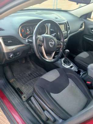 Jeep Cherokee image 8