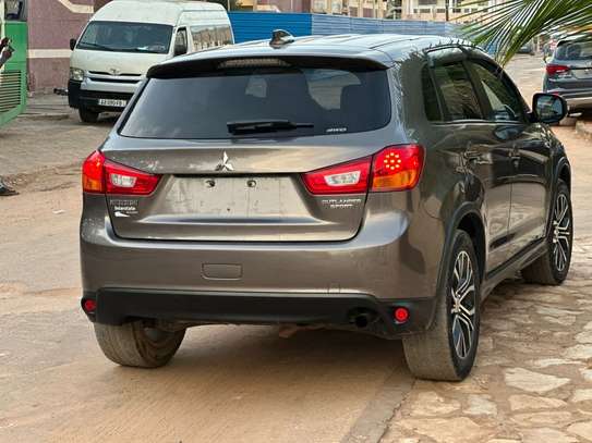 Mitsubishi outlander image 8