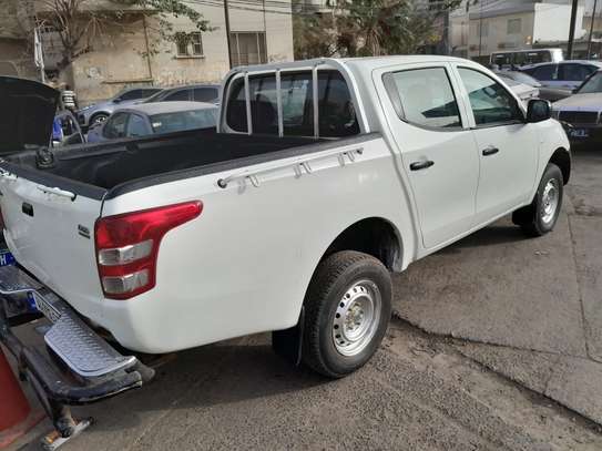 Mitsubishi l200 2018 image 4