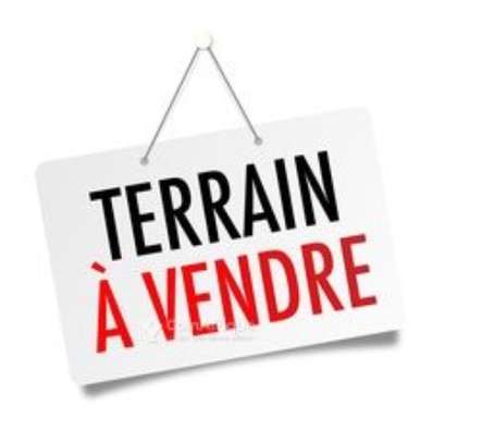 Terrain de 157 m2 à la cité Alya image 1