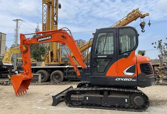 Pelle mécanique Doosan DX60 image 3