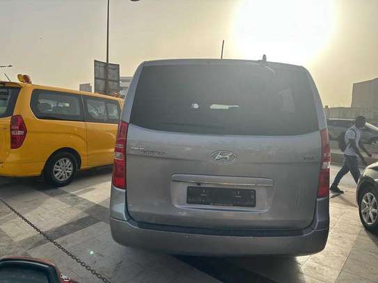Hyundai starex 2017 image 1