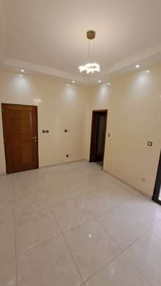 APPARTEMENT F4 A LOUER A NGOR - ALMADIES image 11