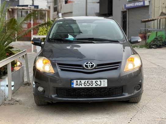 Toyota Auris image 1