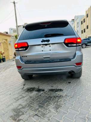 Jeep grand cherocke 2017 image 9