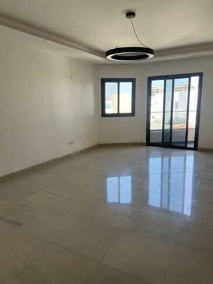 APPARTEMENT AUX MAMELLES image 2