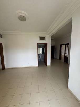 Magnifique appartement de type F5 à louer image 3