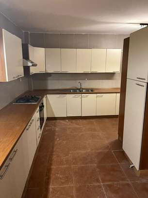 Appartement à louer a yoff cité Biagui image 5