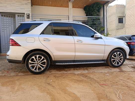 Mercedes GLE 250d image 2
