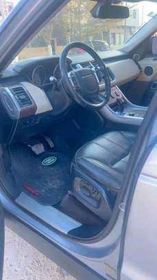Range rover sport image 9