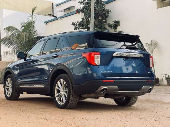 Ford Explorer image 7