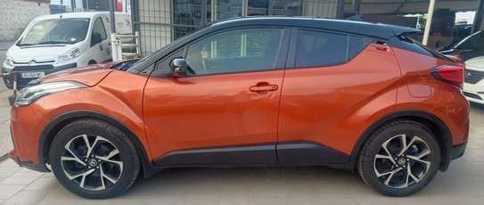 Toyota C-HR SUV 2021 image 10