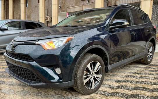 Toyota RAF 4 XLE 2018 image 8