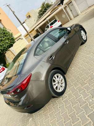 Mazda 3 image 2