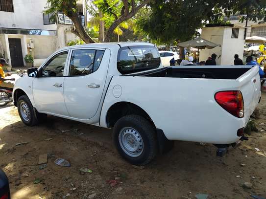 MITSUBISHI L200 2016 image 2
