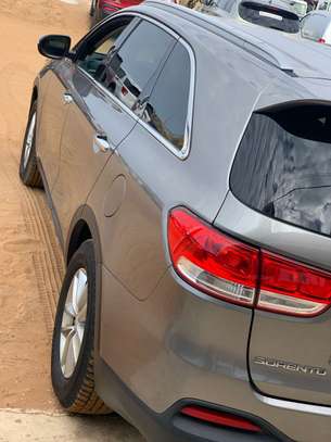 KIA SORENTO image 5