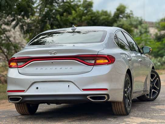 Hyundai grandeur 2018 image 11