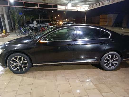 Volkswagen Passat Berline Noir confort et performance image 9