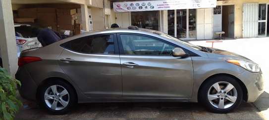 Elantra disponible image 2