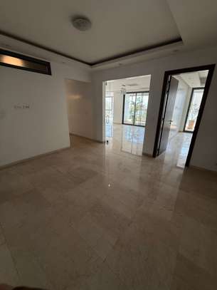 A louer à Fann Mermoz, grand appartement image 3