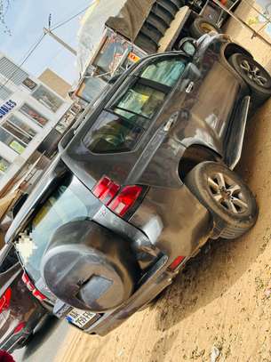 Toyota Land Cruiser 2010 image 5