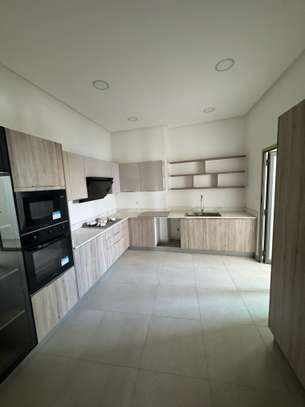 APPARTEMENT LUXUEUX f5 (312 m2) image 2