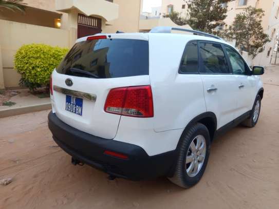 kia sorento image 6