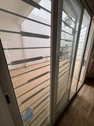 Villa R+2 à louer à Grand Mbao Cité baobab 2 image 12