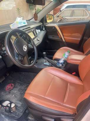 Toyota RAV 4 image 3