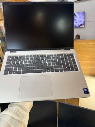 Dell Pro 16 Plus ( 2025 )  Ultra 5 / 32GB / 512 SSD image 9