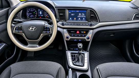 Hyundai Elantra 2018 image 6