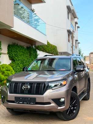 TOYOTA PRADO Lande Cruiser image 7