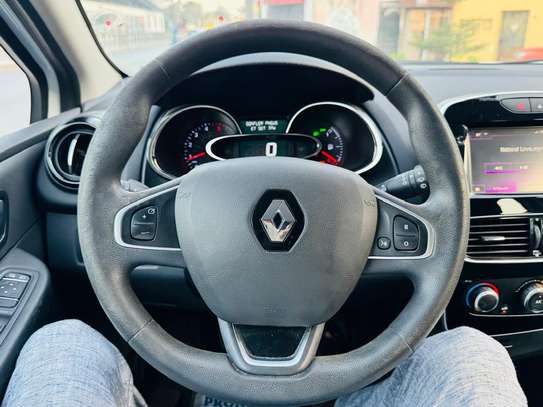 RENAULT CLIO 4 image 7
