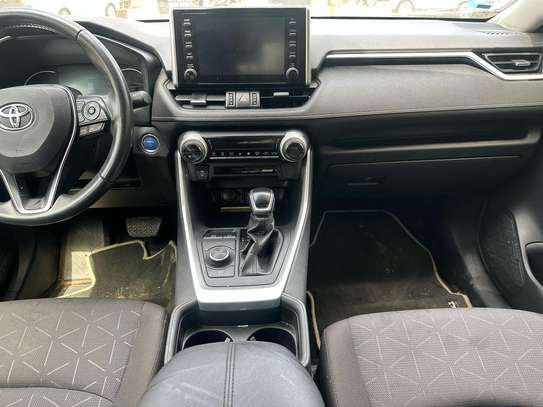 Toyota Rav 4 2021 image 4