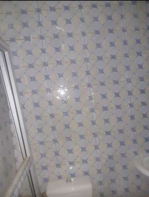 Chambre salle de bain à louer à Grand Dakar image 4