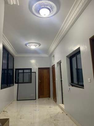 2 chambres salon Zac Mbao image 12