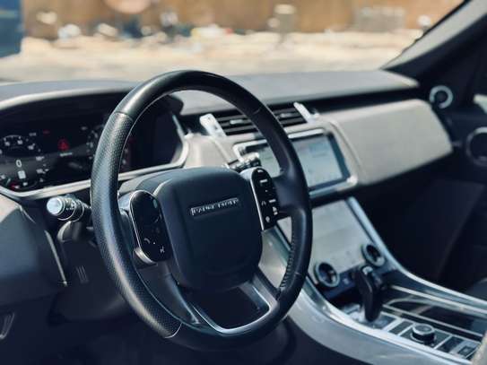 Range Rover sport 2020 image 7