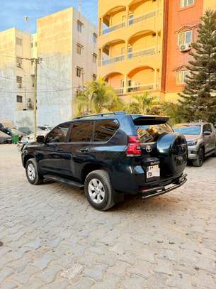 Toyota Prado 2024 image 5