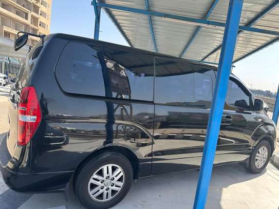 Hyundai Starex 2017 image 2